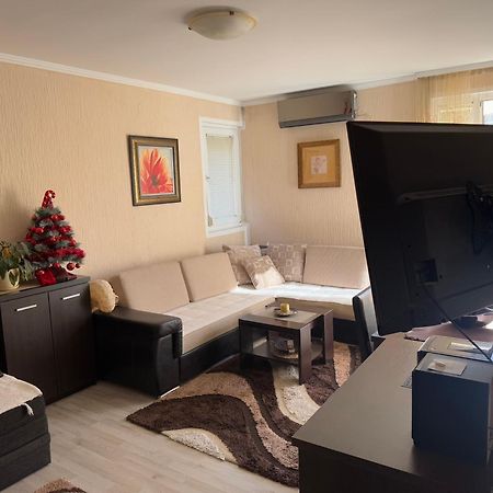 Studio Apartment For Rent In Budva Luaran gambar