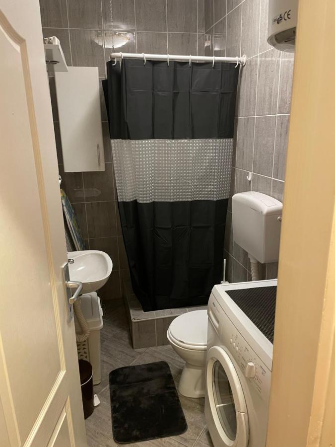 Studio Apartment For Rent In Budva Luaran gambar