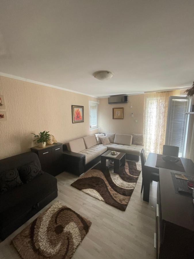 Studio Apartment For Rent In Budva Luaran gambar