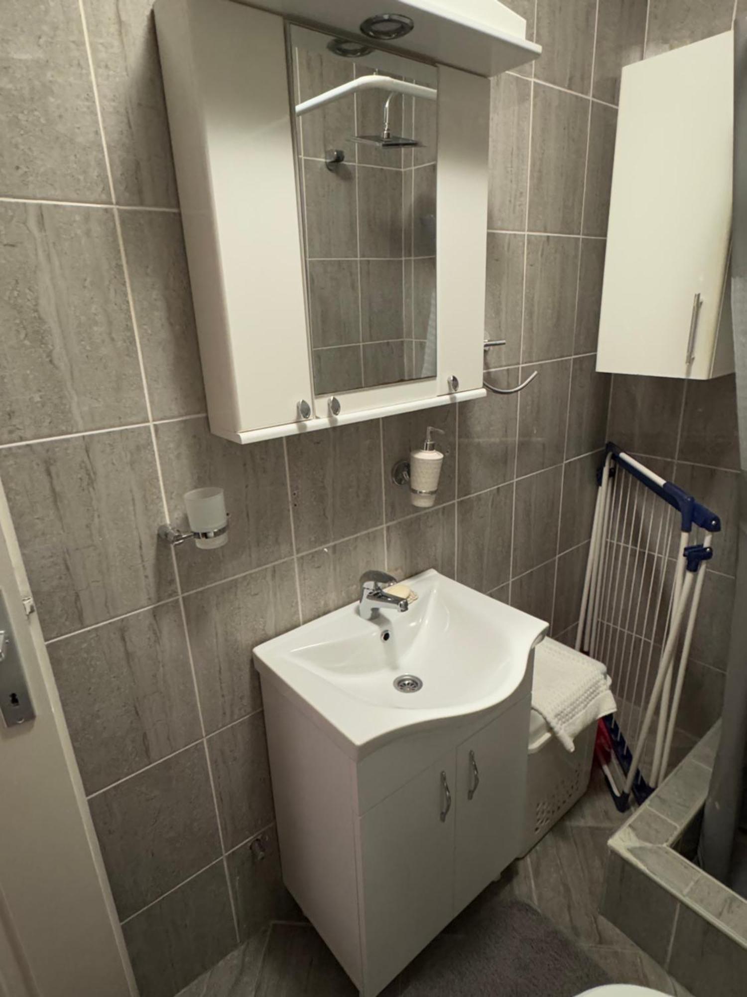 Studio Apartment For Rent In Budva Luaran gambar